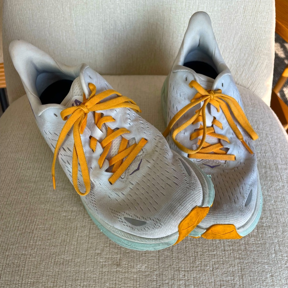 Hoka Clifton 8 - Women’s Size 8.5